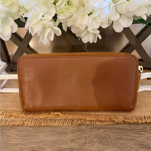 Michael Kors Large Brown Pebbled Leather Zip Around Continental Wallet | EUC - Picture 5 of 10